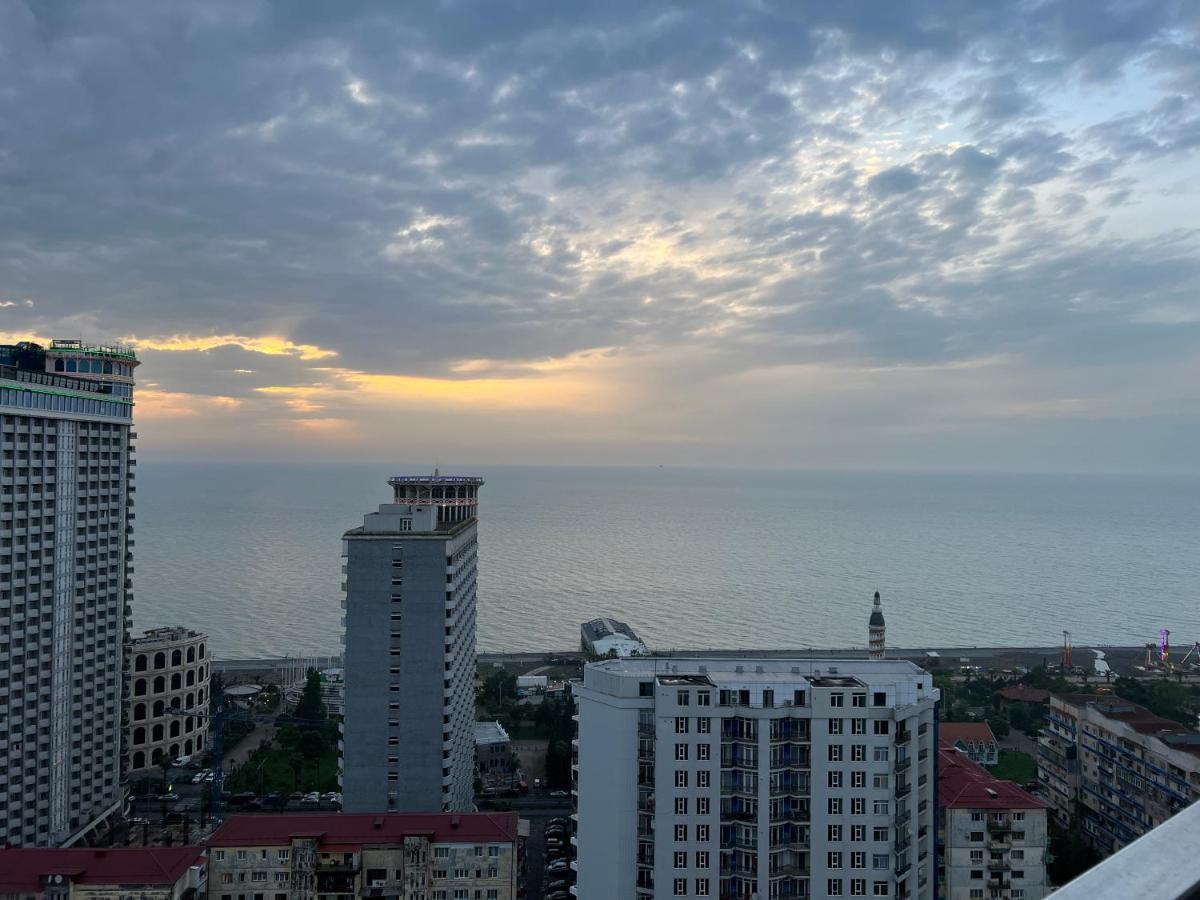 27 Floor Apartments Batumi Kültér fotó
