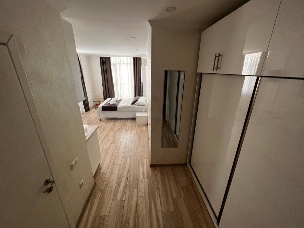 27 Floor Apartments Batumi Kültér fotó